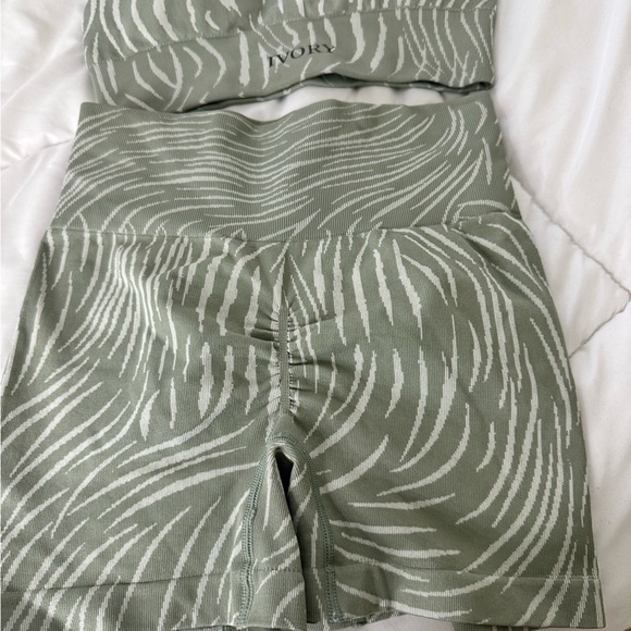 Ivory active set - Picture 2 of 2